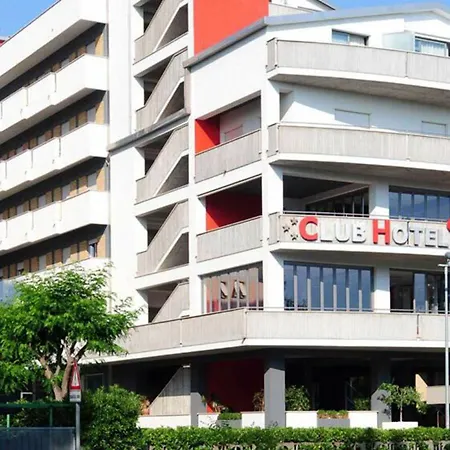 Club Le Nazioni 酒店 3*